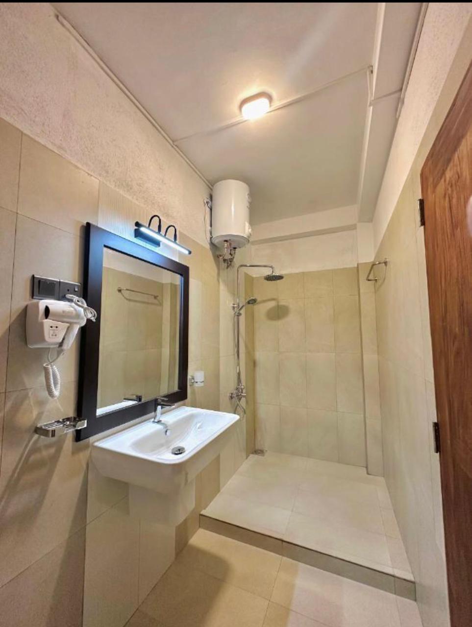 5 Bedroom Villa In Ambalangoda