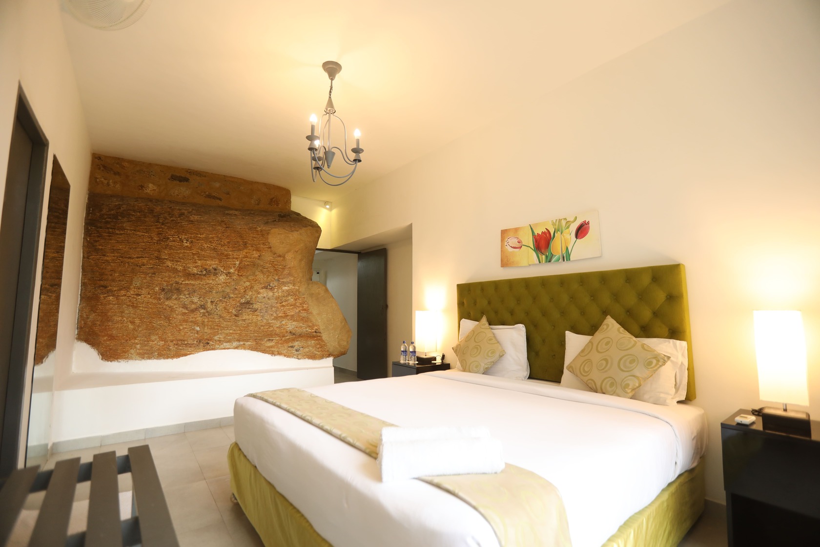 LODGE IN HANTHANA