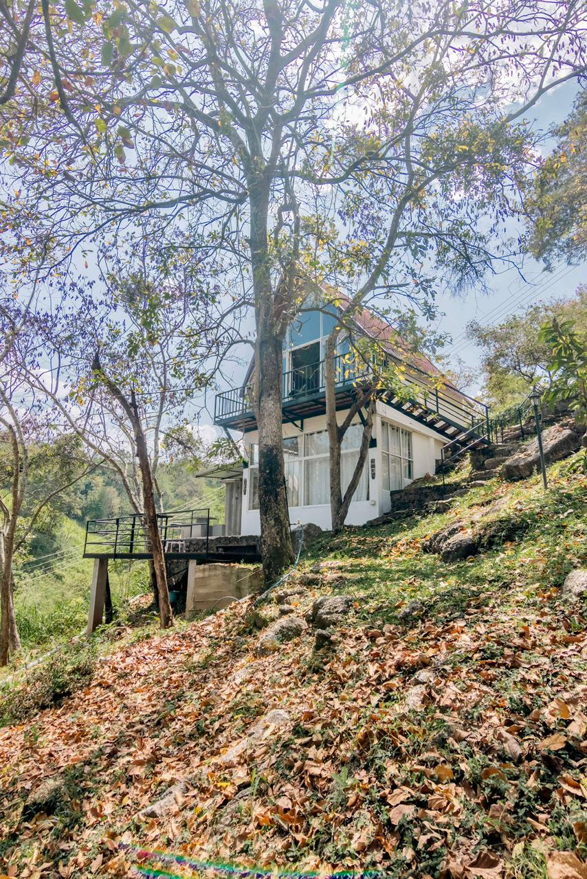 A Frame Cabin in Haragama