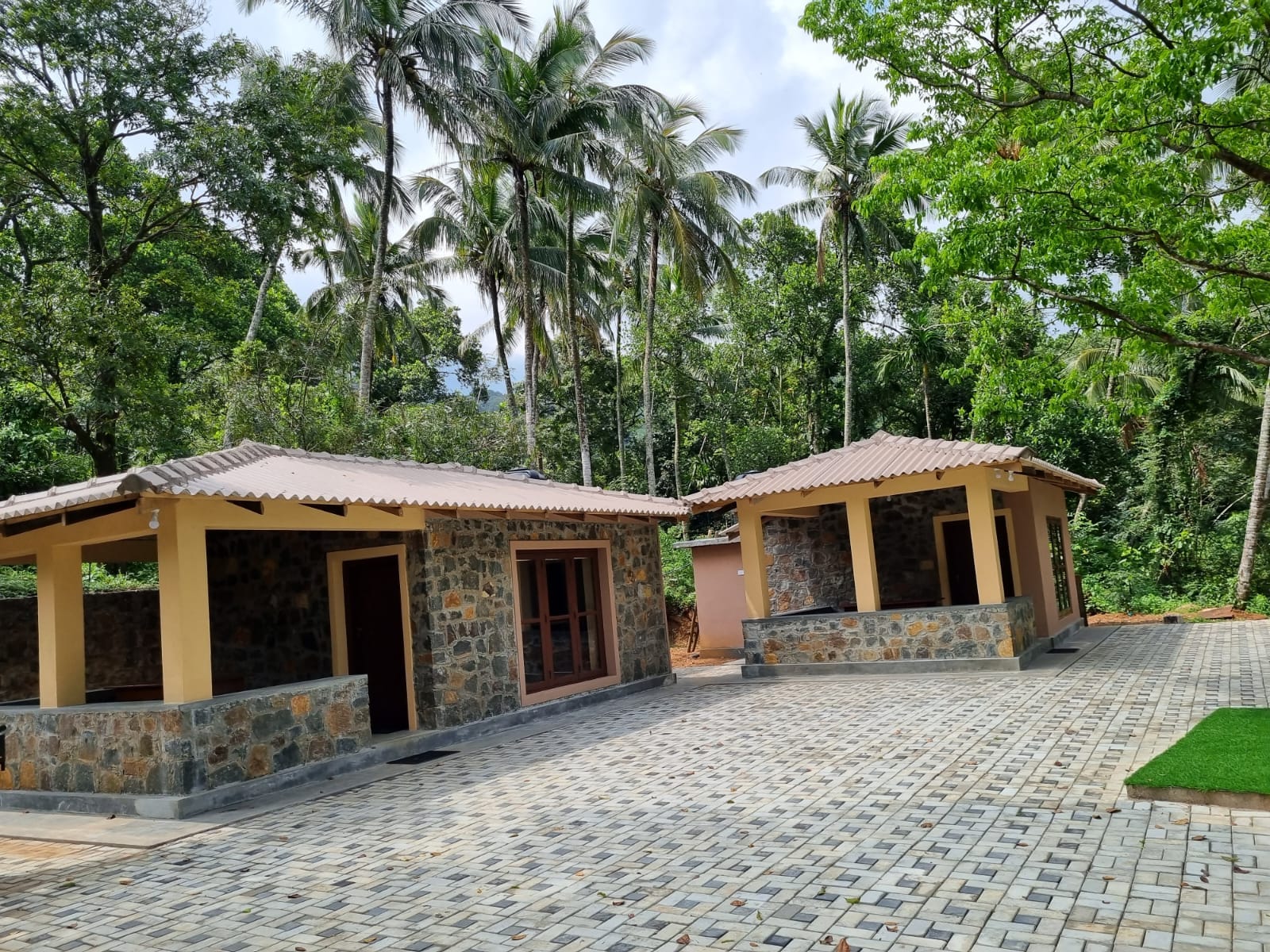 Rose & Lavander Cottages  - Riverston