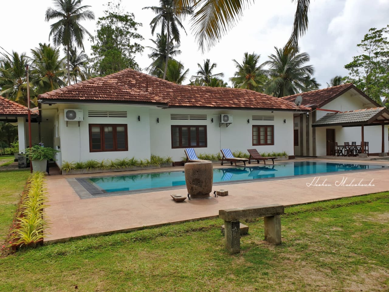 6 BEDROOM VILLA AHANGAMA