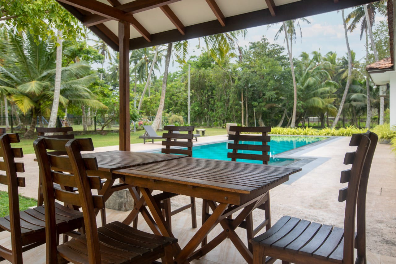 6 BEDROOM VILLA AHANGAMA
