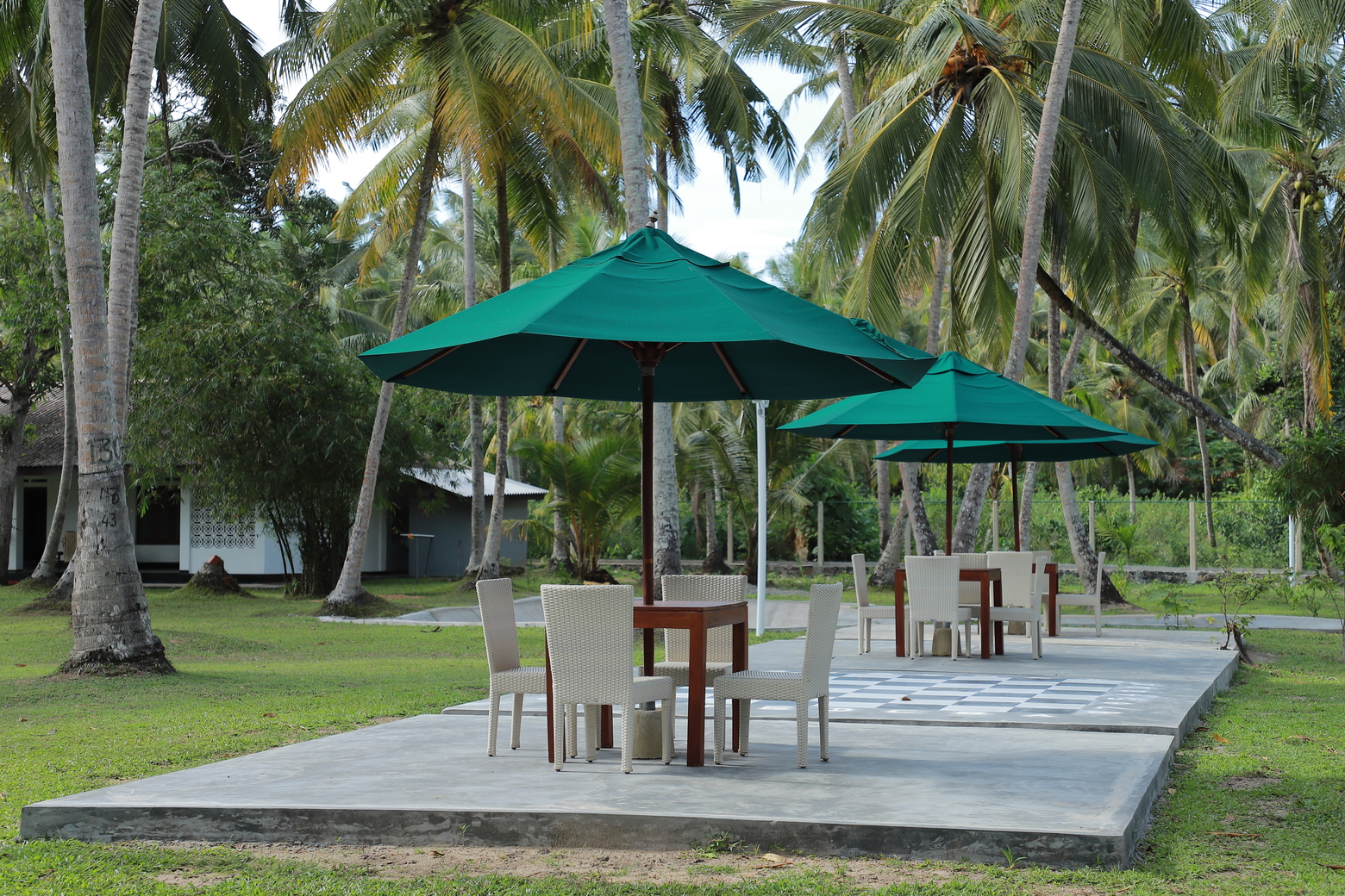 6 BEDROOM VILLA AHANGAMA