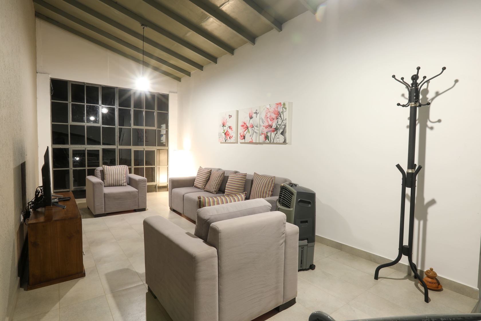 LODGE IN HANTHANA